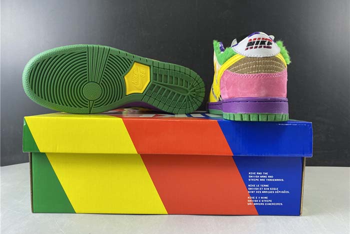 Nike SB Dunk Low 318403-137