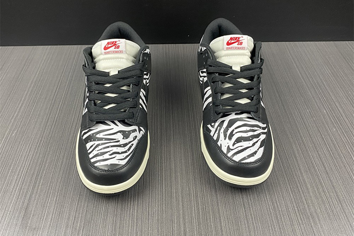 Quartersnacks x Dunk Low SB