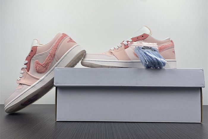 Air Jordan 1 Low SE 