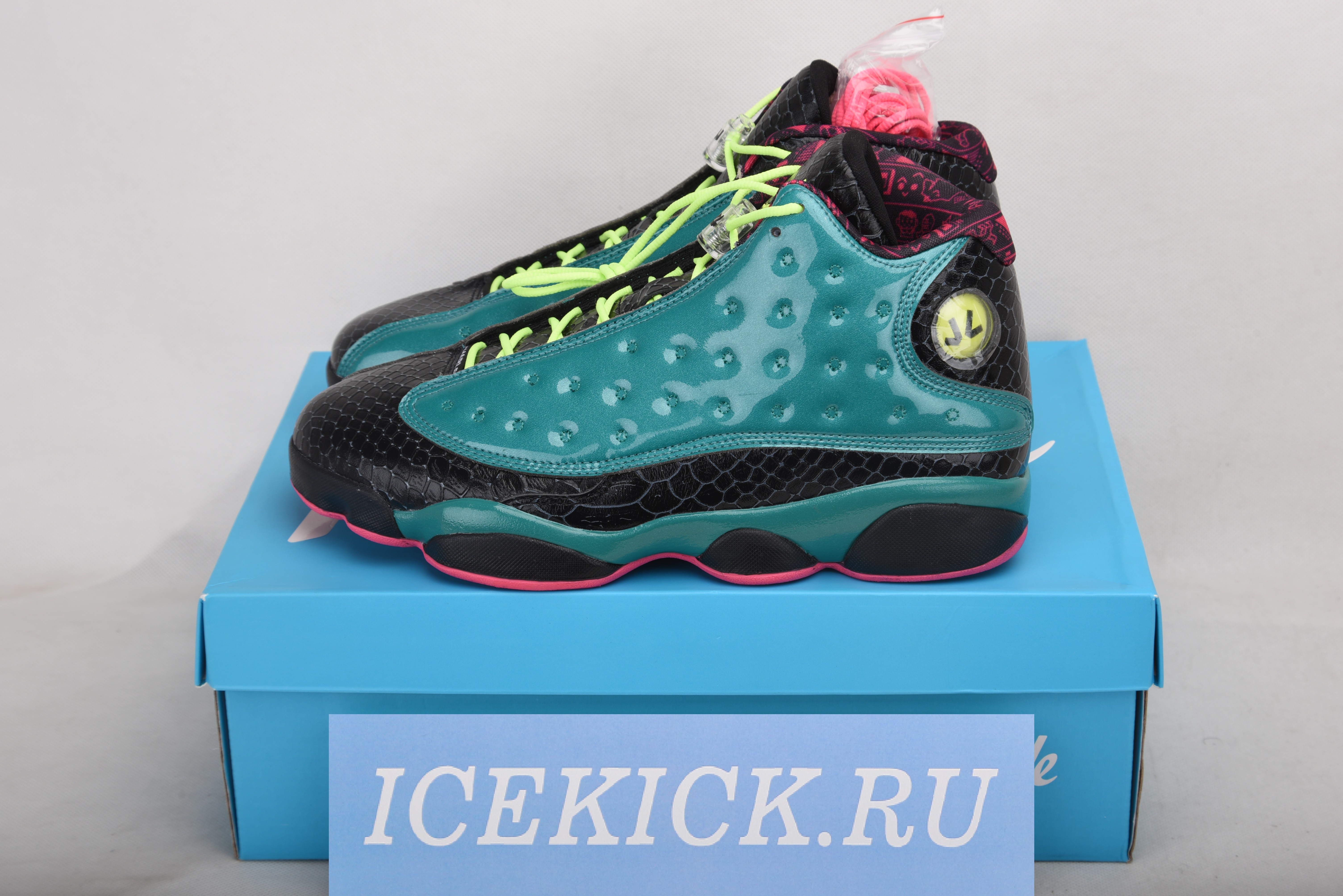 Air Jordan 13- 836405-305