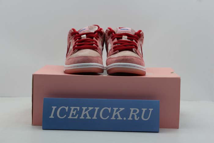 Nike SB Dunk Low StrangeLove Skateboards CT2552-800