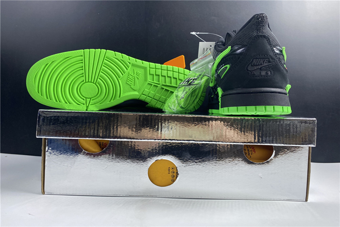 OFF-WHITE x Nike Air Rubber Dunk “Green Strike”  CU6015-001