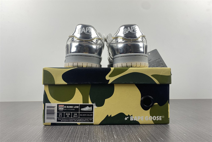 A BATHING APE sliver