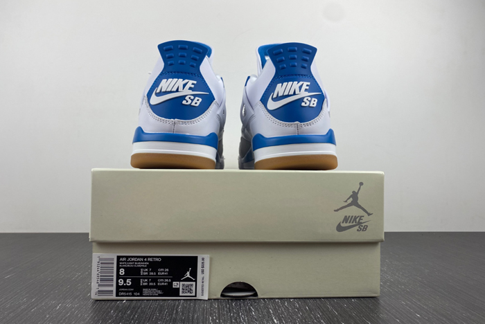 Nike SB x Air Jordan 4  DR5415-104