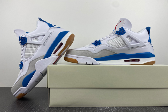 Nike SB x Air Jordan 4  DR5415-104
