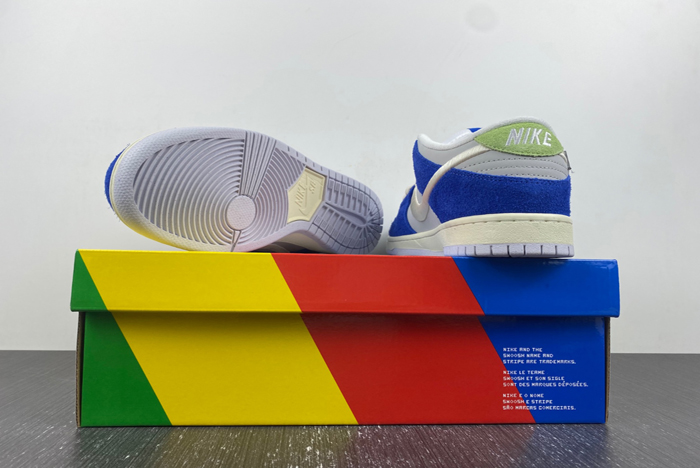 Fly Streetwear x Nike SB Dunk Low 2023 DQ5130-400