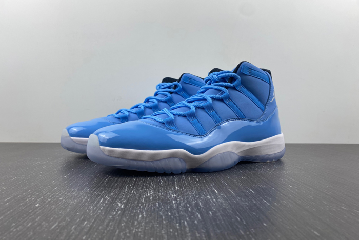 Air Jordan 11 717602-900