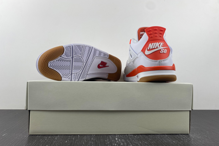 Nike SB x Air Jordan 4  DR5415-108