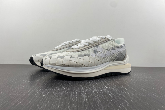 sacai x Nike Waffle Woven Green Gusto  DR5209-100