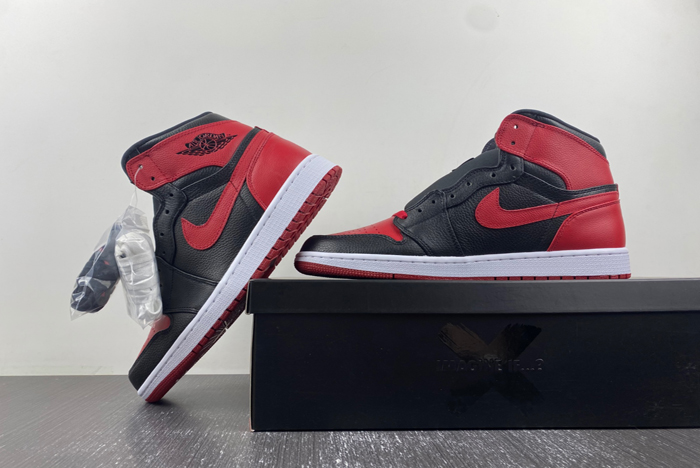 Air Jordan 1 Retro High 