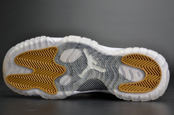 AIR JORDAN 11 RETRO P1NNACLE GOLD womens 378038-103